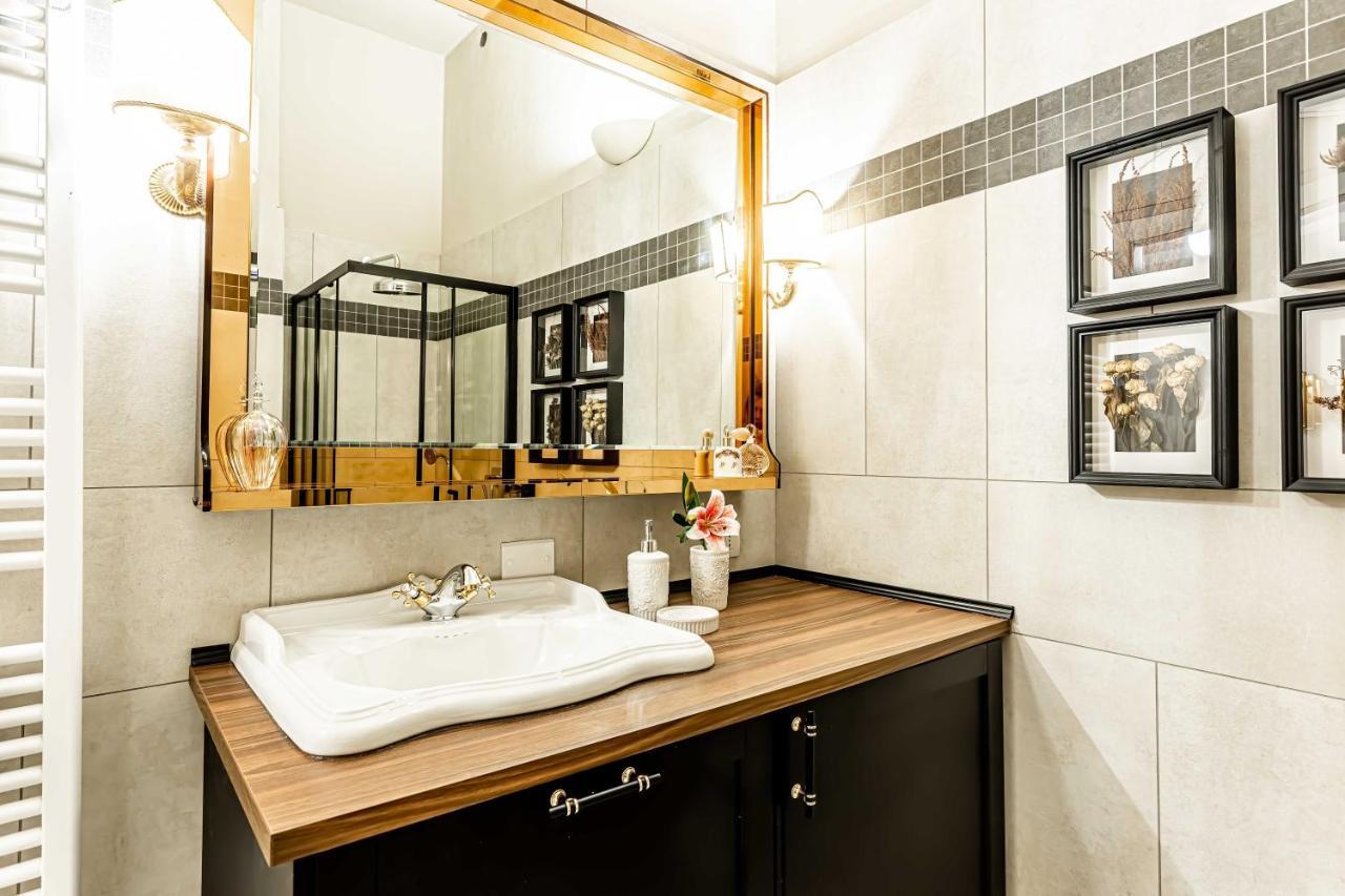 Casa Colonna Romantic Apartment Corso Di Porta Ticinese Milan Luaran gambar